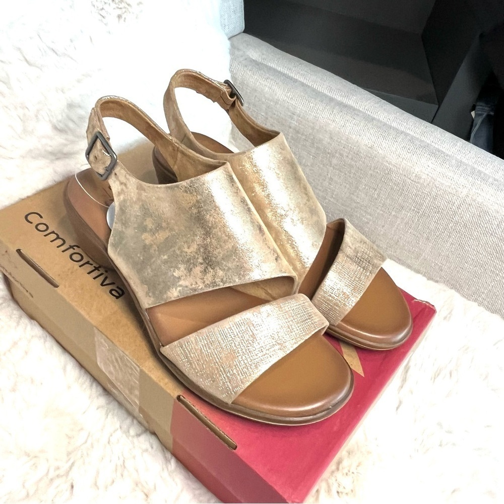 Comfortiva Nelma Gold Sandals 9